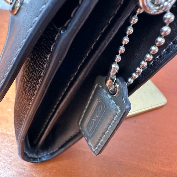 Coach Chain Crossbody In Metallic Signature Canvas And Leather With Turnlock - Picture 3 of 16